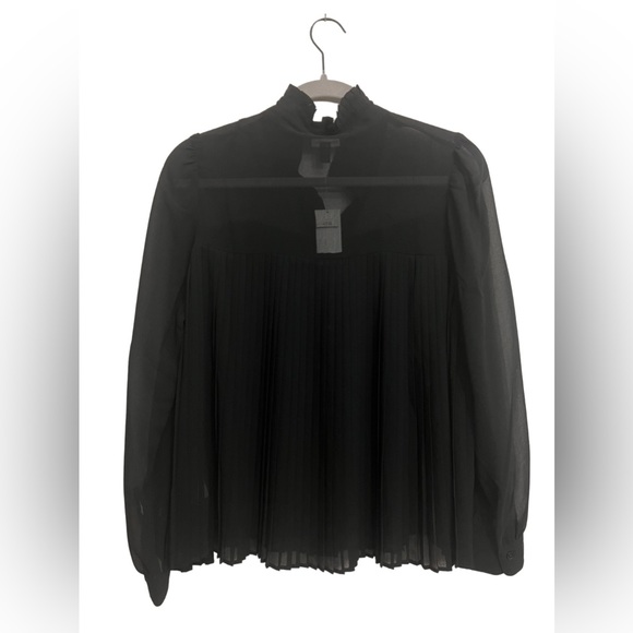Banana Republic Pleated Blouse - Picture 6 of 12
